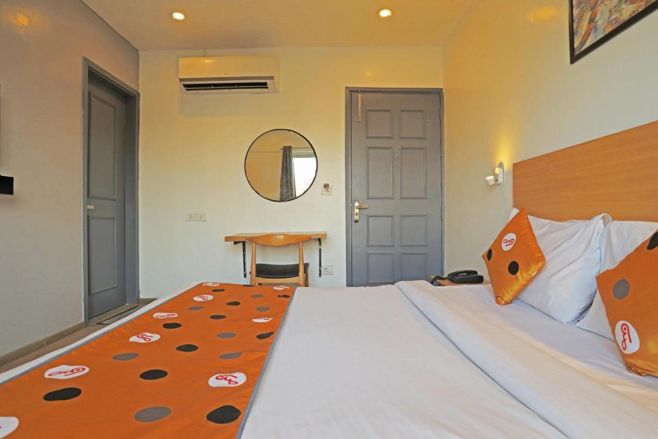 Hotel Yellow Chilli Britannia Chowk- Couple Friendly Local Id Accepted นิวเดลี ภายนอก รูปภาพ